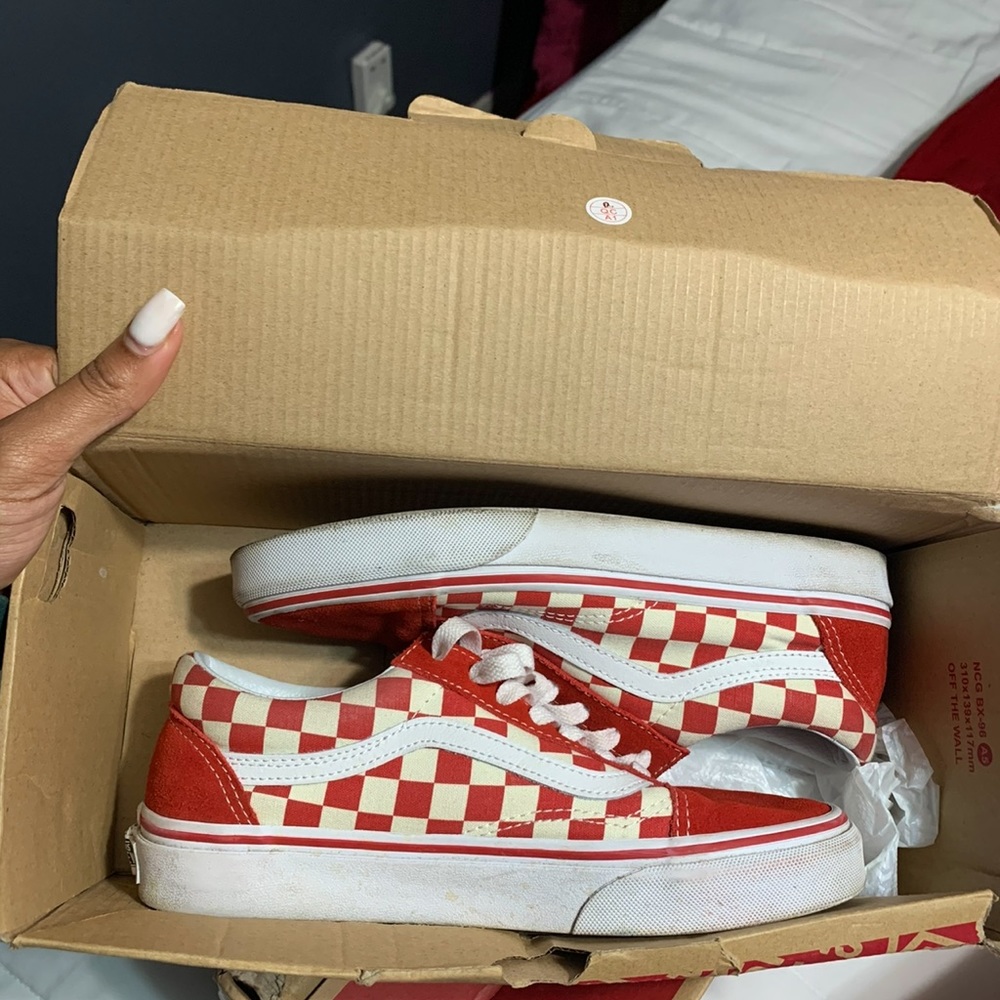 RED VANS SIZE WMNS 7